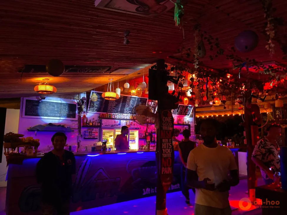 Baan Tai nightlife and beach bars in Koh Phangan