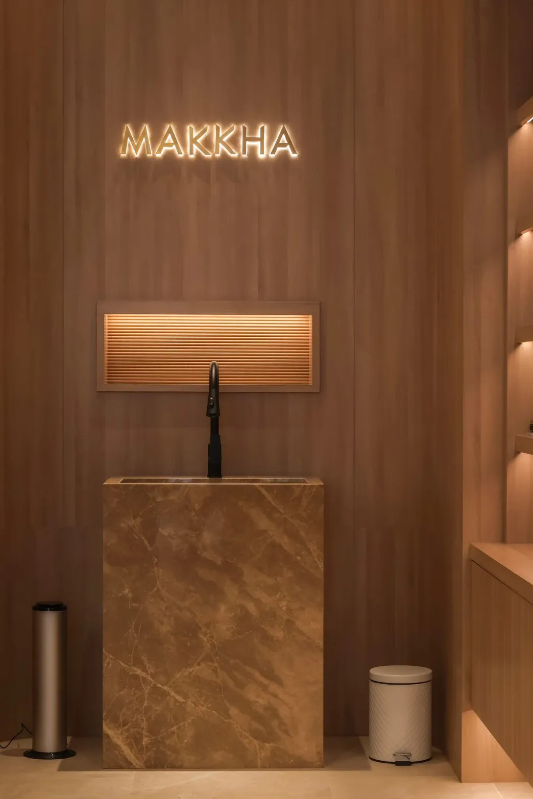 Makkha Heritage Asok massage