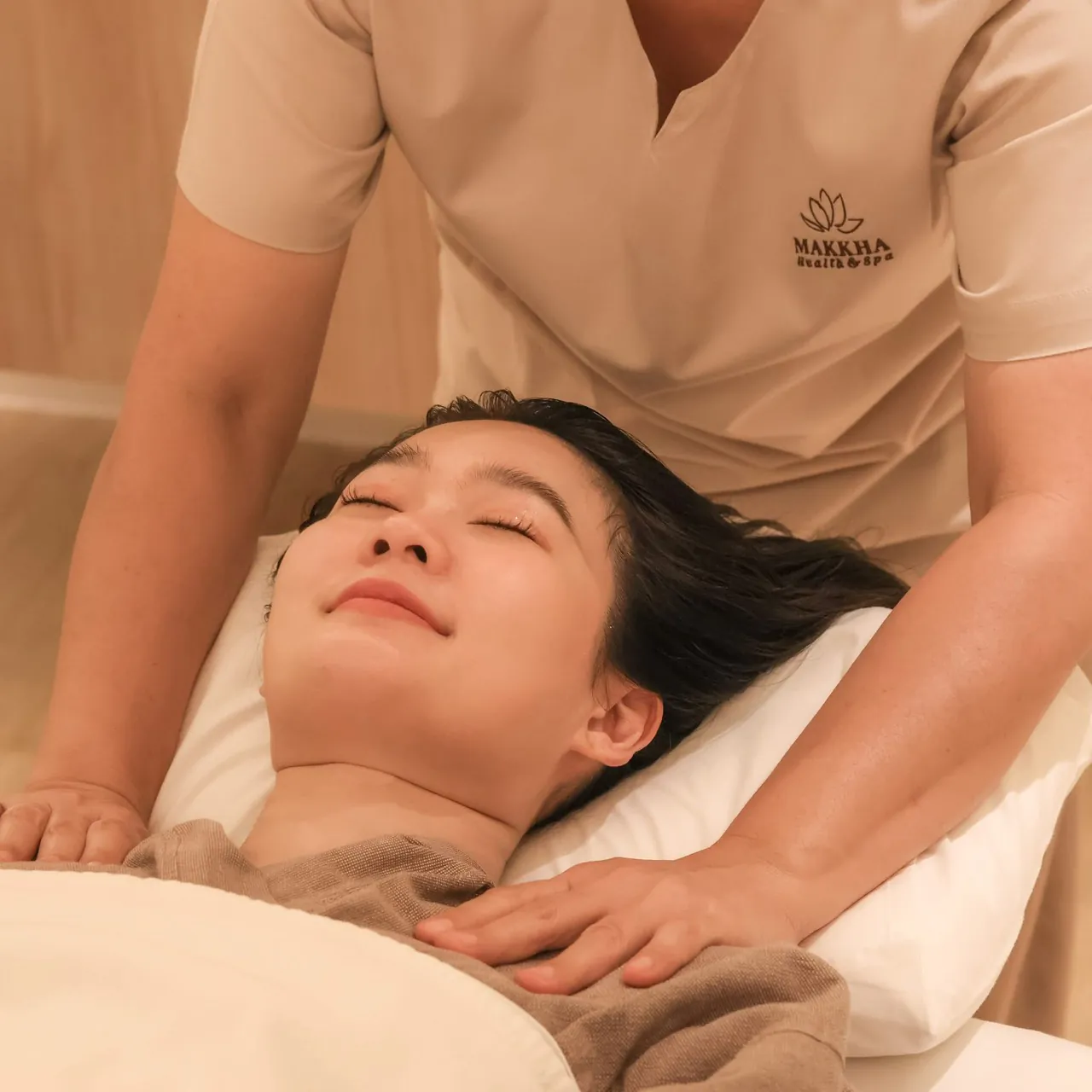 Makkha Heritage Asok massage