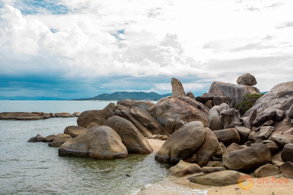 The large Hin Ta and Hin Yai rocks in Koh Samui.