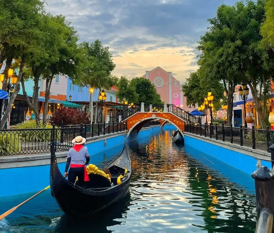 Siam Venezia Hua Hin ticket